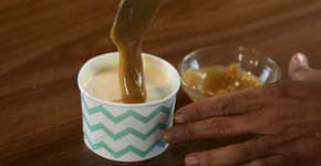 Vídeo: Sorvete de leite condensado com doce de leite cremoso