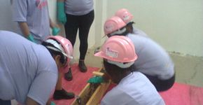 Foto: (Mulher em Construção)