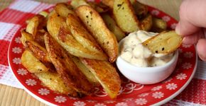 Batata de forno super crocante vai bem com qualquer prato