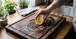 Passar limão na tábua antes de cortar carne: para que serve e por que é tão recomendado