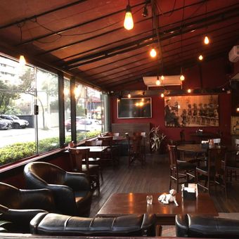 Featured mobile: Cão Véio na Vila Mariana faz festa de 5 anos com open bar e open food