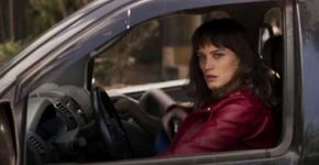 ‘O Outro Lado do Paraíso’: Clara descobre que Laura é virgem