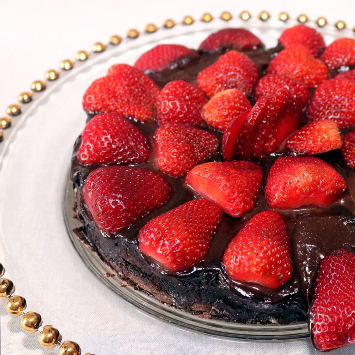 Faça uma deliciosa torta de morango com chocolate para toda a família