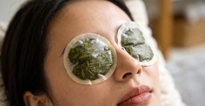 Como usar chá verde gelado para aliviar olheiras rapidamente?