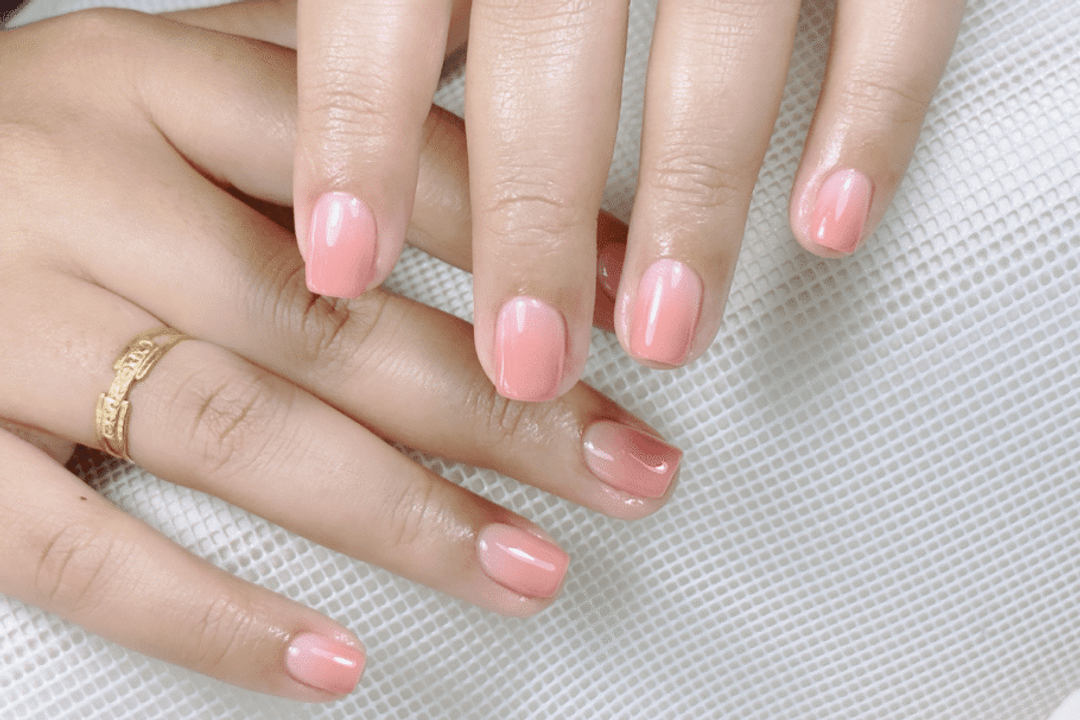 Com as Syrup Nails, qualquer cor pode ganhar uma versão translúcida (Imagem: L.C.Y | Shutterstock)