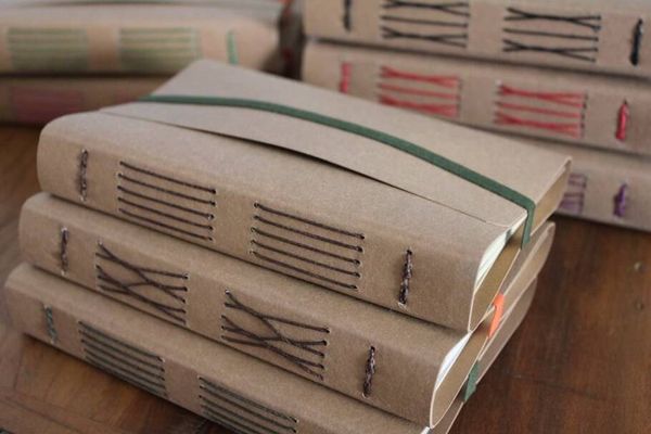 Cadernos com capa de fibra de bananeira cozida - Edna Minerais