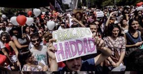 Haddad é recebido com agradecimentos em ato na Paulista