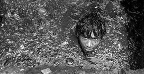 A vida dos trabalhadores dos esgotos de Mumbai