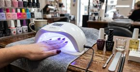 Manicure em gel: a técnica para unhas resistentes e com acabamento de salão em casa