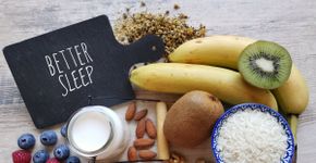 Alimentos para dormir melhor: 10 opções leves para consumir à noite