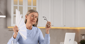 Calor na menopausa: por que o corpo parece “esquentar do nada”?