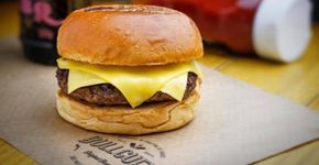 Bullguer lança combo de almoço com desconto no delivery