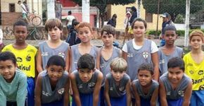 Mãe faz petição para que filha possa jogar campeonato de futebol