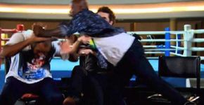 Felipe Andreoli quase apanha de boxeadores na TV
