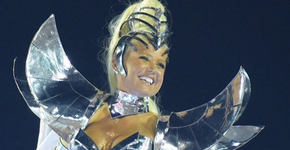 ‘Ivete é minha única amiga’, diz Xuxa no desfile da Grande Rio