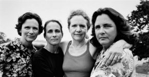 As quatro irmãs que tiraram uma foto por ano durante 36 anos