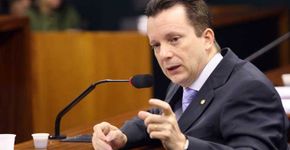Garçons cobram dívida trabalhista de Russomanno