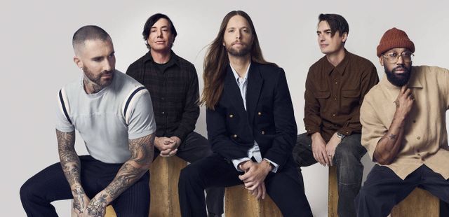 Maroon 5 apresenta show da turnê ‘Love Is Like World Tour’