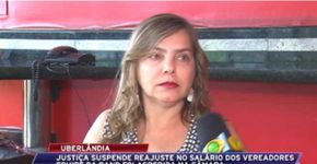 Procuradora perde controle e arranca microfone de repórter