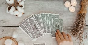Tarot do dia: previsão para os 12 signos em 17/03/2026