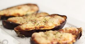 Aprenda a fazer uma deliciosa berinjela recheada ao forno