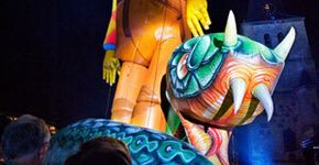 Dupla OsGemeos, Siba e a Fuloresta e Zeca Baleiro no Vale do Anhangabaú, na sexta, dia 13