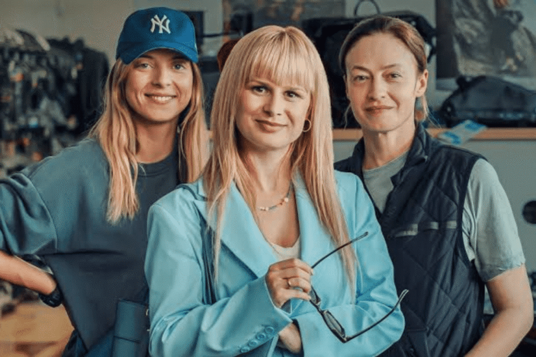 “As Mães dos Pinguins” retoma o acompanhamento da vida de Kama e dos acontecimentos ao seu redor, enquanto enfrenta os desafios da maternidade atípica (Imagem: Reprodução digital | Netflix)
