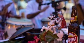 Samba e feijoada animam festas em abril