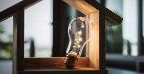 Quedas rápidas de energia podem queimar aparelhos? Saiba como evitar prejuízos