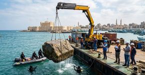 Blocos de até 80 toneladas foram retirados do Mediterrâneo e podem ajudar a reconstruir o desaparecido Farol de Alexandria