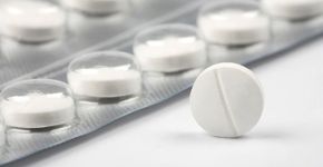 Tomar aspirina a cada três dias reduz risco de infarto