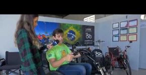 Premiado, kit transforma cadeira de rodas em triciclo