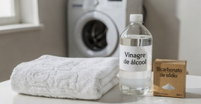 Recupere a maciez das toalhas ásperas com o uso estratégico de vinagre branco para eliminar o resto de sabão