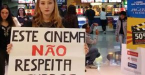 Deficiente auditiva protesta por filmes legendados em cinemas