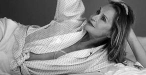 Lauren Hutton brilha em campanha de lingerie da Calvin Klein