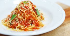 Aprenda a fazer um prato clássico italiano em poucos minutos