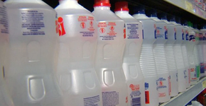 Anvisa revoga permissão para venda de álcool líquido 70% no Brasil