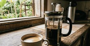Adeus, filtro de papel: o método simples que muitos brasileiros estão adotando para fazer café