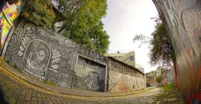 Beco do Batman se transforma em restaurante ao ar livre neste fim de semana