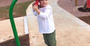 Depois de perder filha, pai constrói parques acessíveis e públicos para homenageá-la