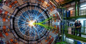 O CERN identificou uma partícula similar a um próton, porém cerca de quatro vezes mais massiva, e tão incomum que localizá-la tem sido bem mais complexo do que aparenta