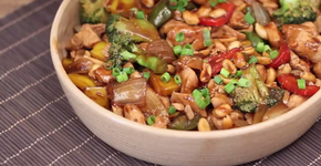 Saboroso e de simples preparo: aprenda a fazer Frango Xadrez