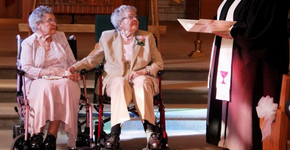 Juntas há 72 anos, casal de lésbicas celebra união em igreja nos EUA