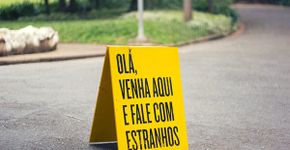 Fale com Estranhos: projeto entrevista anônimos nas ruas