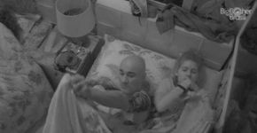 BBB 18: Ana Clara dorme com o pai após ser ‘esquecida’ pelo líder