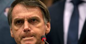 Folha revela cena de ataque de raiva de Jair Bolsonaro