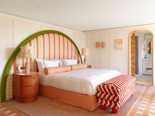 Novas suítes Hotel Byblos Saint Tropez têm assinatura de Laura Gonzalez 