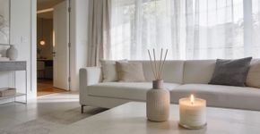 A dica das casas de luxo para deixar a sala sempre perfumada e chique