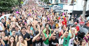 Nóis Trupica Mais Não Cai na Vila Madalena