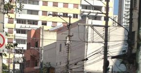Assaltantes mantém 6 reféns presos em lanchonete em São Paulo